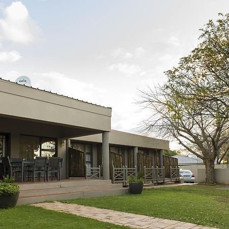 The Suburban Guest House Bloemfontein Exterior foto