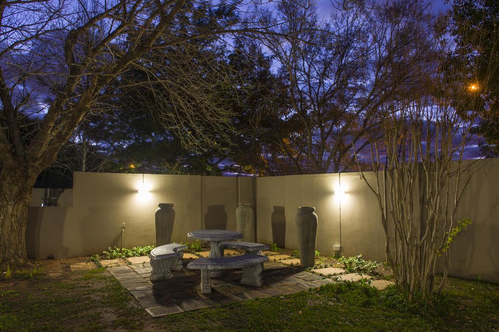 The Suburban Guest House Bloemfontein Exterior foto