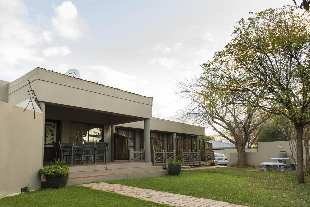 The Suburban Guest House Bloemfontein Exterior foto